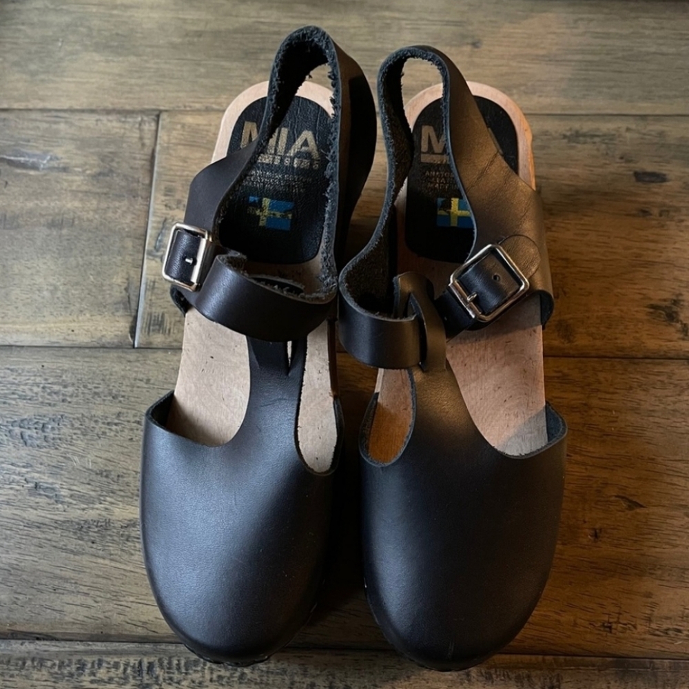 MIA Madeline clogs 39 black clog sandals